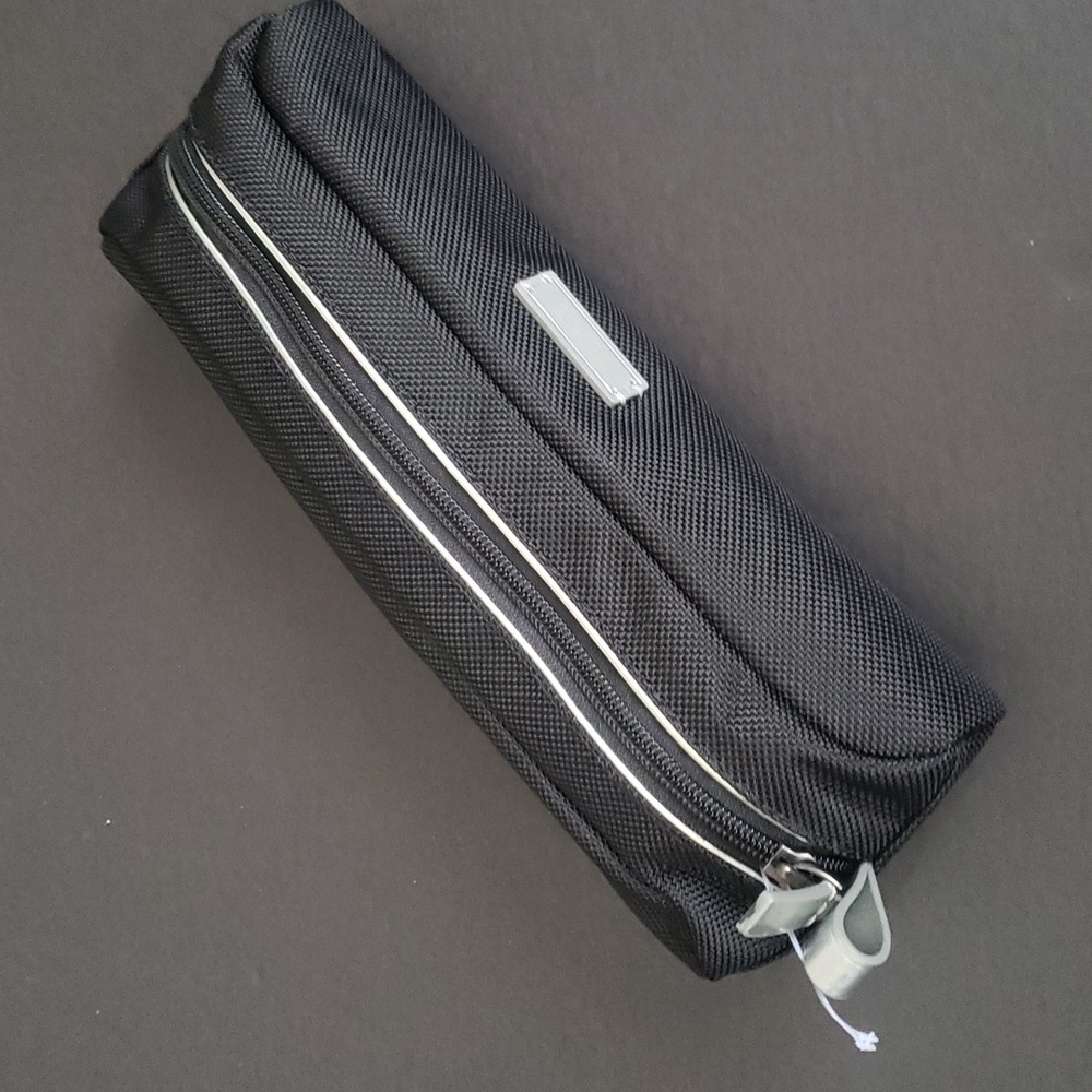 TUMI ZIPPERED POUCH